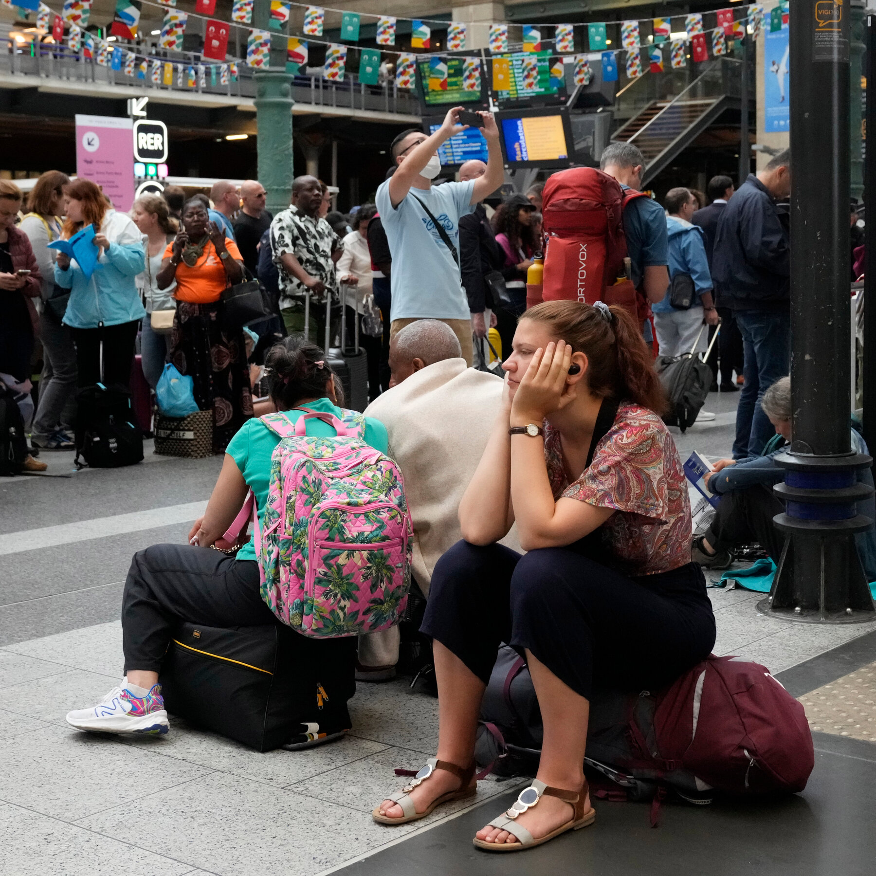 Olympics Live Updates: Arson Disrupts Trains Ahead of Opening Ceremony