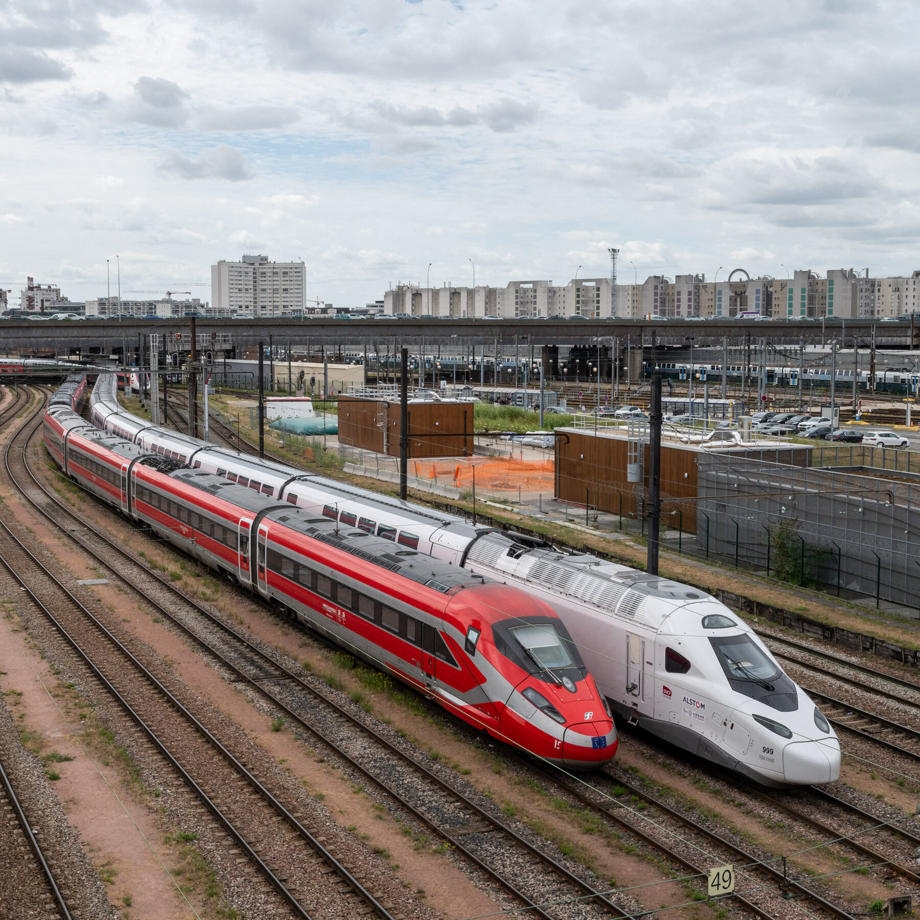 Fires Disrupt Paris Trains Ahead of Olympics Opening Ceremony