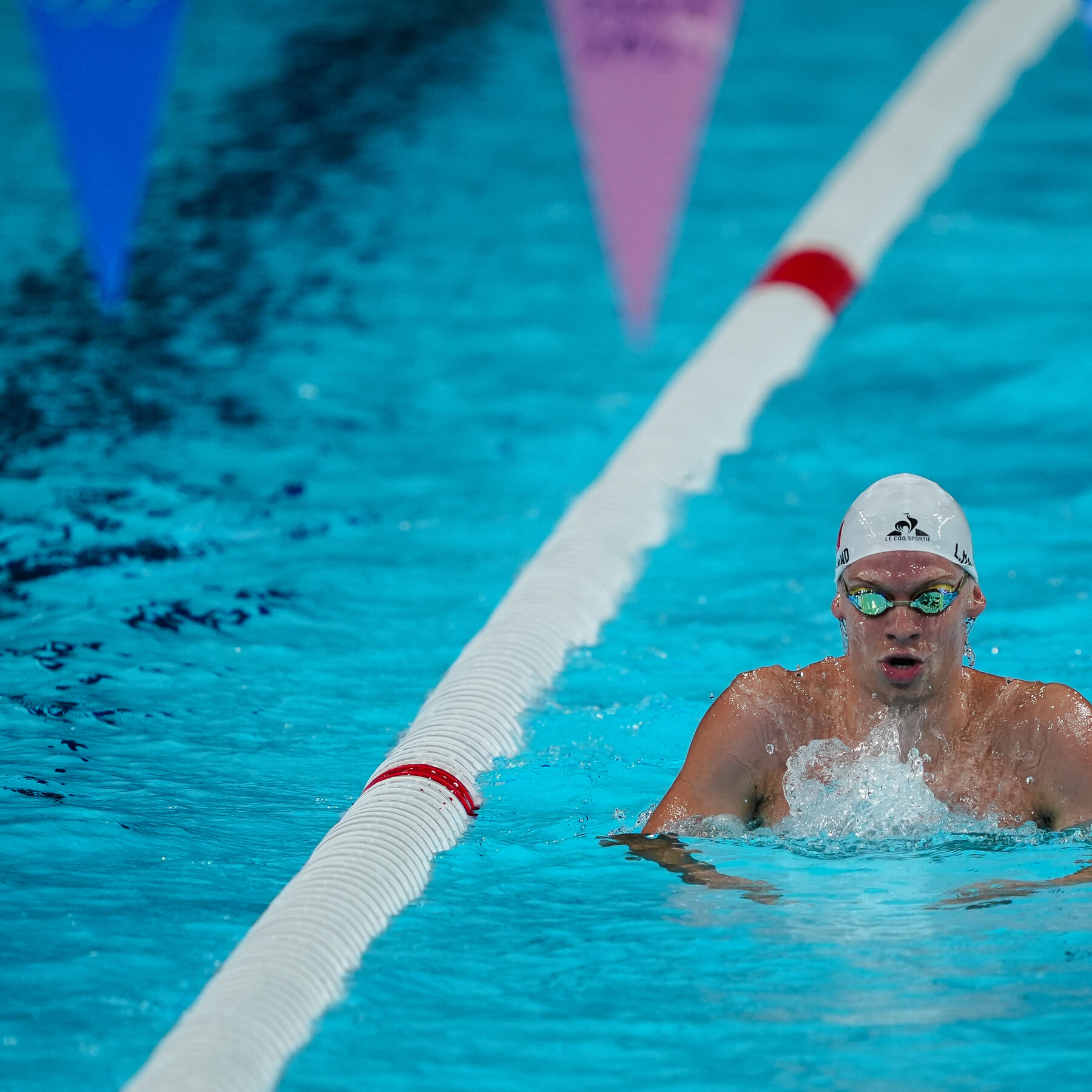 Léon Marchand: The French Swimmer Who Is Carrying His Country on His Back