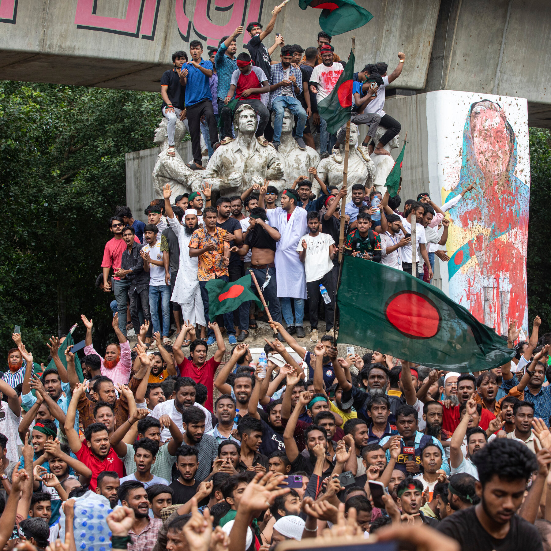 Live Updates: Bangladesh’s Prime Minister Has Resigned, Army Says